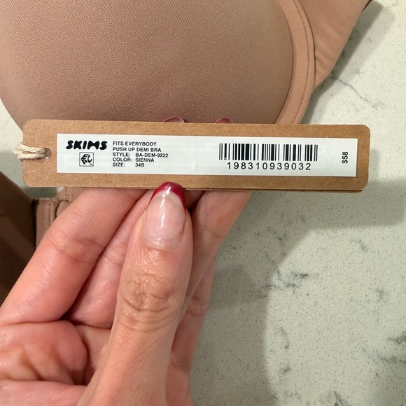 SKIMS Fits Everybody Push Up/Strapless Demi Bra 34B Color Sienna New - Picture 3 of 5